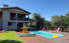 Sítio Sonho Meu com piscina e vista para o lago